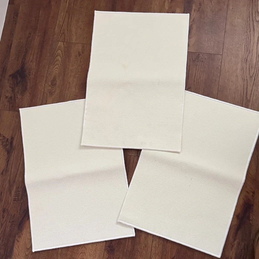 Set of Cream Textured Bathmats - Picture 4 of 10